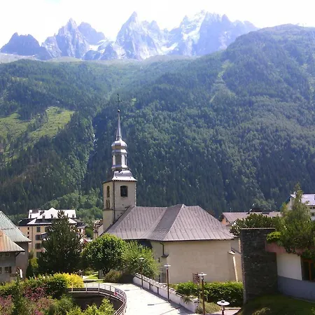Du Clocher Hotel 3*
