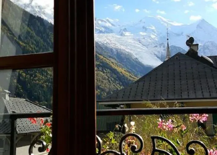 Du Clocher Hotel 3*